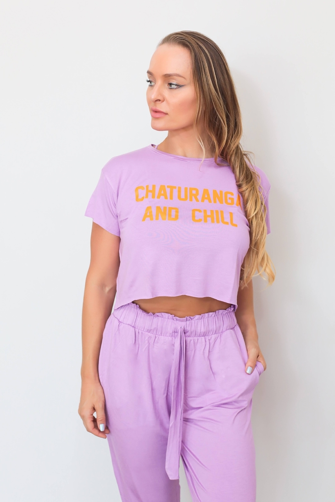 T-SHIRT YOGA CROPPED - CHATURANGA AND CHILL - ama.me