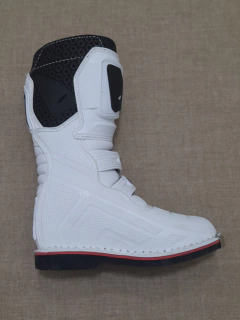 BOTAS UFO TYPHOON NIÑO - comprar online