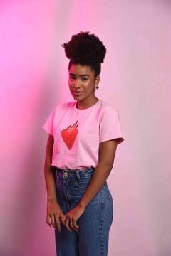 Camiseta Coração em Chamas