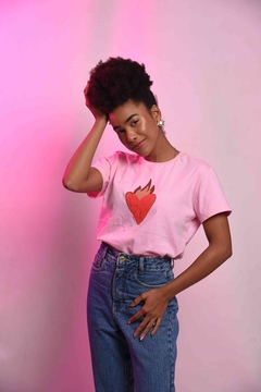 Camiseta Coração em Chamas - comprar online