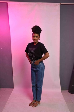Camiseta Feminina Coração em Linhas Preta