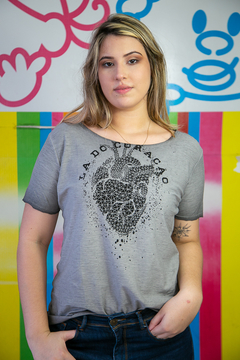 Camiseta Cinza Feminina Coração