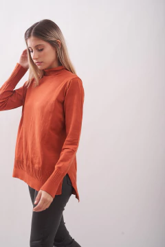 Media polera de Bremer, con cuello rulotè ,irregular - comprar online