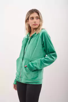 Imagen de Campera de plush , con capucha y bolsillo