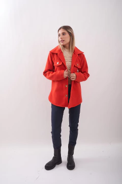 Saco de paño, con botones de madera.
