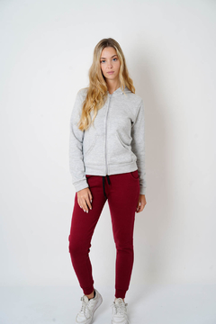 Campera de friza, con bolsillos y capucha. Calidad Premium. - Proverbio