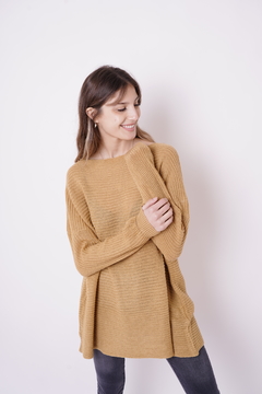 Sweater cuello bote, largo.