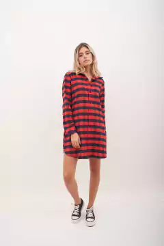 Camisaco largo, de pilú a cuadros, con bolsillos y manga regulable. - comprar online