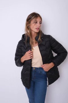 Campera de microfibra con guata tramada en V. en internet