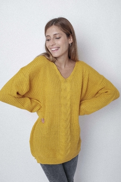 Maxi sweater, punto inglés, con ocho vertical, escote V.