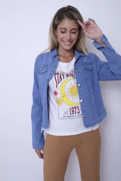 Remera de algodón, con estampa central. Estampas variadas. - comprar online