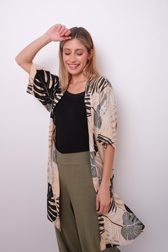 Kimono de fibrana largo, manga al codo. Estampas variadas. - tienda online
