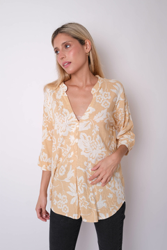 Camisola de lino con spandex, cuello mao, estampada. en internet