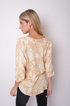 Imagen de Camisola de lino con spandex, cuello mao, estampada.