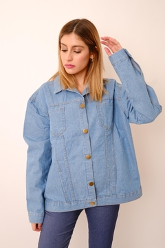 Campera de jean Mom.