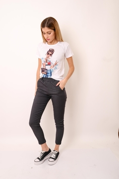 Pantalón de bengalina elastizada, simil jean. - comprar online