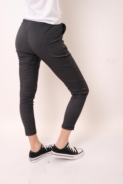 Pantalón de bengalina elastizada, simil jean. - tienda online