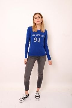 Remera de modal elastizado con estampas variadas. en internet