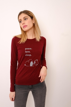 Imagen de Remera de modal elastizado con estampas variadas.