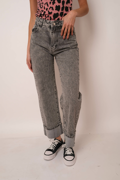 Jean wide leg, con botamanga. Rígido, tiro alto. - comprar online