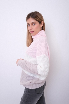 Polera de bouclé tricolor. - Proverbio