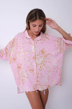 Imagen de Camisa de lino oversize, estampa de flores.