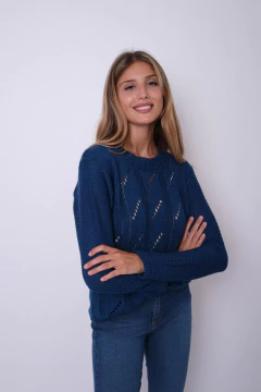 Sweater tejido, con rayitas caladas. en internet