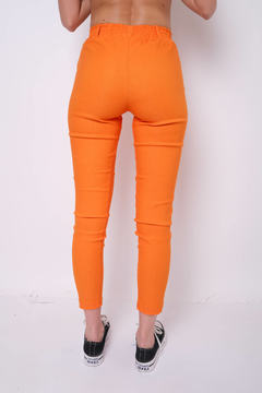 Pantalón de bengalina, chupin, con presillas. - comprar online