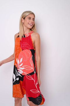 Vestido de fibrana estampado, escote americano, con gota en espalda.