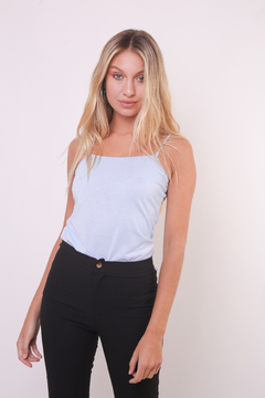 Musculosa básica, de modal. con breteles finos ( talles amplios) en internet