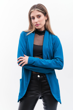 Blazer de crepp, manga larga.