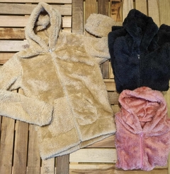 Campera de corderito bifaz. Con capucha y bolsillos. - tienda online