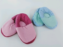 Pantufa bicolor com solado antiderrapante