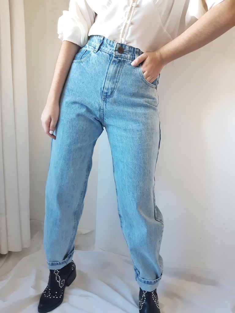Mom Jeans | Ripped \u0026 high waisted mom jeans | na-kd.com