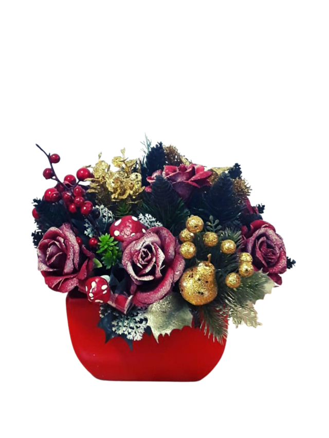 Arranjo vaso vermelho de cerâmica com rosas vermelhas chamuscadas
