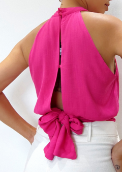 Blusa em viscose frente única pink com fechamento em botão nas costas.
