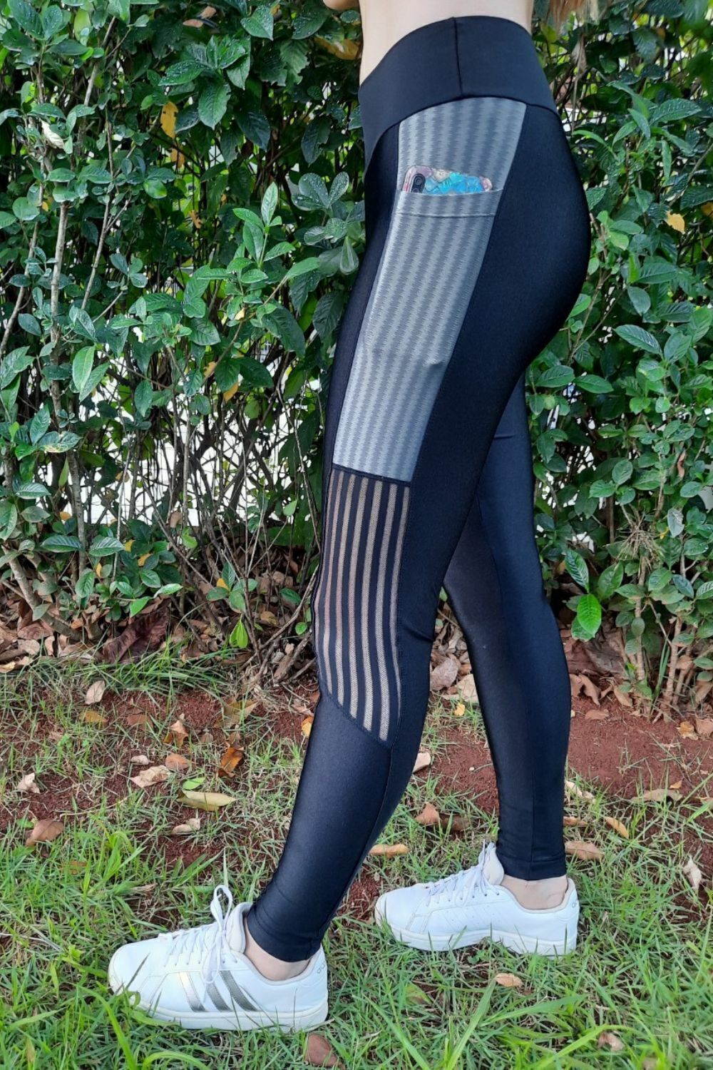 Legging Preta Cirre Tela Lateral