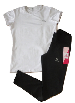 LEGGINS NEGRO Y BLUSA BLANCA