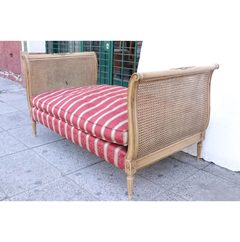 Diván Sofa Vintage Tallado - Antig. La Rueda - L R (Reacondicionado) en internet