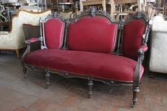 Antiguo Living Sillon Madera Tallada Pana Roja - comprar online