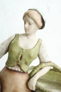 Imagen de Figura Mujer Faiance Canastas