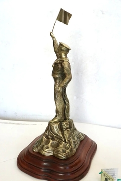 Figura Marinero Bronce Base Madera