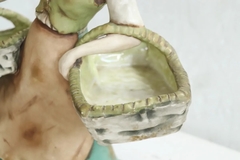 Figura Mujer Faiance Canastas