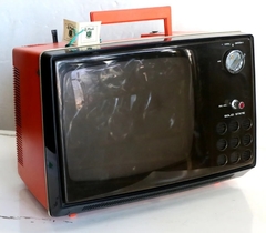 Televisor Hitachi Kiku Naranja Tel