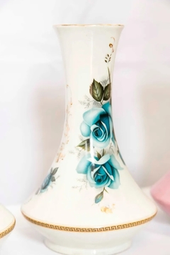 Antiguos Jarrones 3 Piezas. De Porcelana Jarron - La Rueda