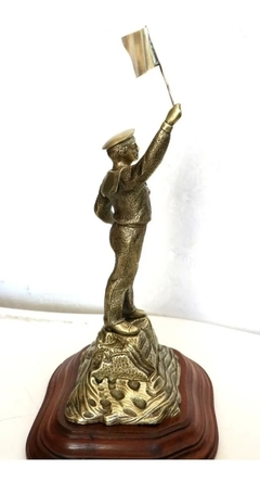 Figura Marinero Bronce Base Madera en internet