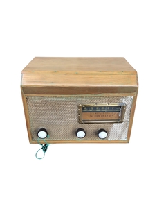 Radio vintage-Antig La Rueda _ L R