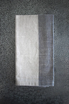 SERVILLETA RAYAS GRUESAS GRIS OSCURO Y ARENA 50X50