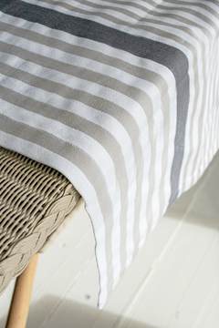 CAMINO RAYAS CRUDO Y BLANCO CON LINEA GRIS