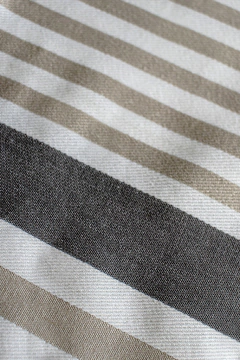 INDIVIDUAL RAYAS CRUDO Y BLANCO CON LINEA GRIS 35X50 en internet